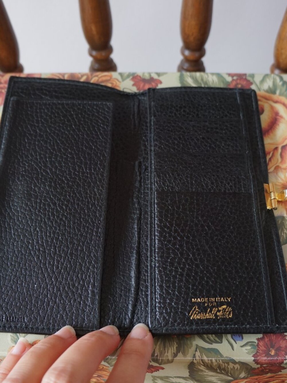 Vintage Black Genuine Leather Card Wallet – Made in Italy, Marshall Field’s One - Picture 5 of 8